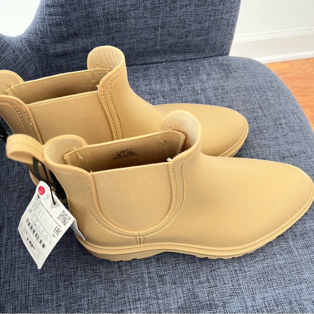 NWT Zara Chelsea Rain-boot, Size 37/US 7